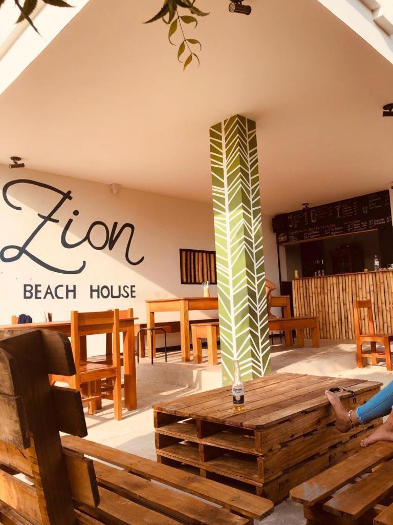 Zion Beach House Hostel Cartagena Exterior photo